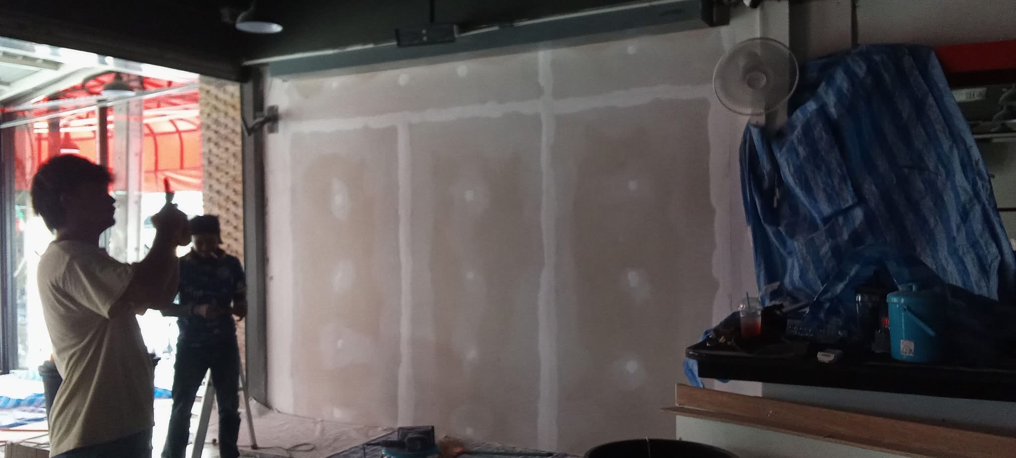 Construction and installation work at Heat Lounge
